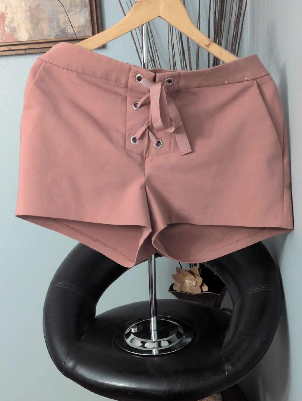 Express Corset-Tie Mid-Rise Shorts in Dusty Rose